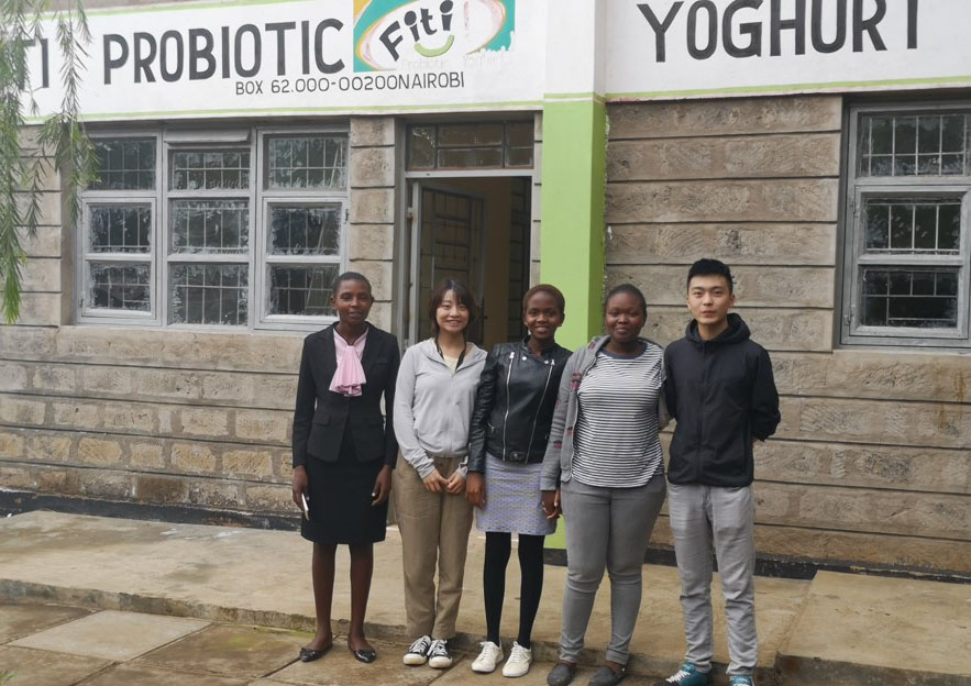 Wenjing and Yaoshen and others in Kenya